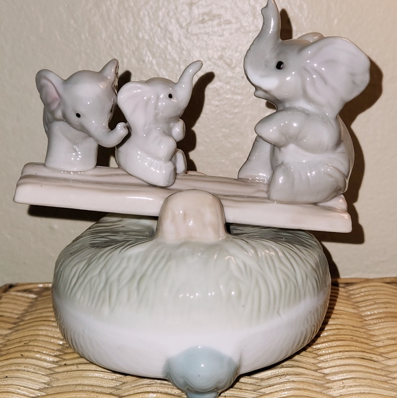 Elephant musical seesaw baby nursery decor - Picture 2 of 3